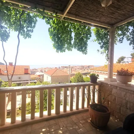 Apartment City Center - Terrace & Possible Parking *